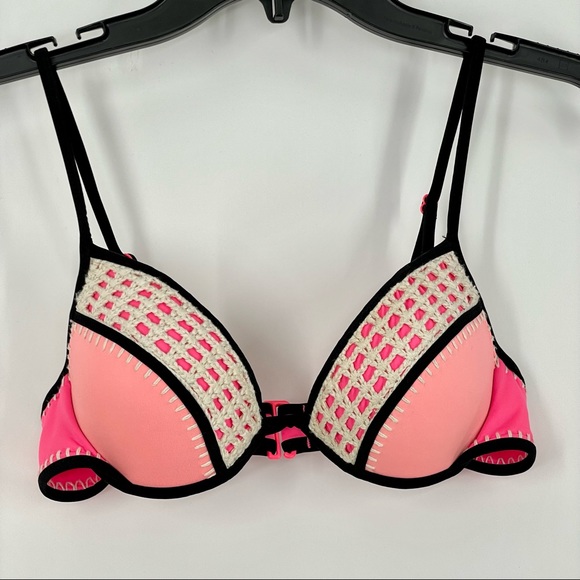 Victoria's Secret Coral Surf Crochet Bikini Top size 32B - Picture 2 of 7